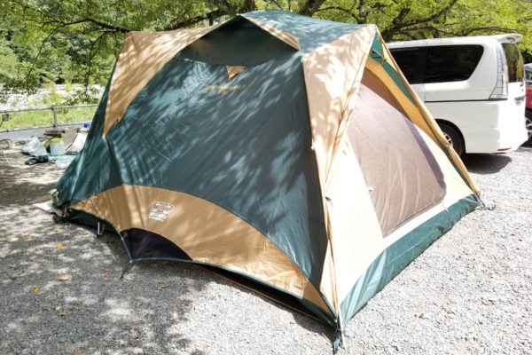 家族4人で快適なサイズの多機能テント〜コールマン タフワイドドーム 